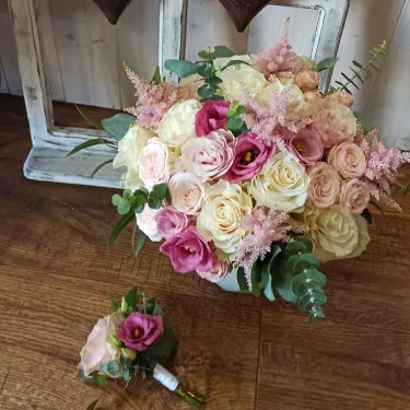 Exotická kytica s orchideami a tropickým lístím, Aranžmány Trenčianska Teplá